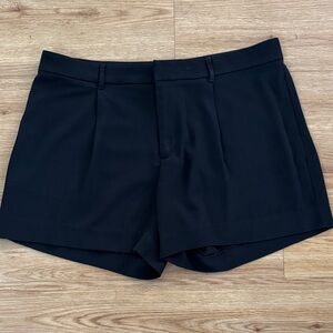 Banana Republic Womens Pleated Trouser Shorts 6 Black Polished Neutral Classic